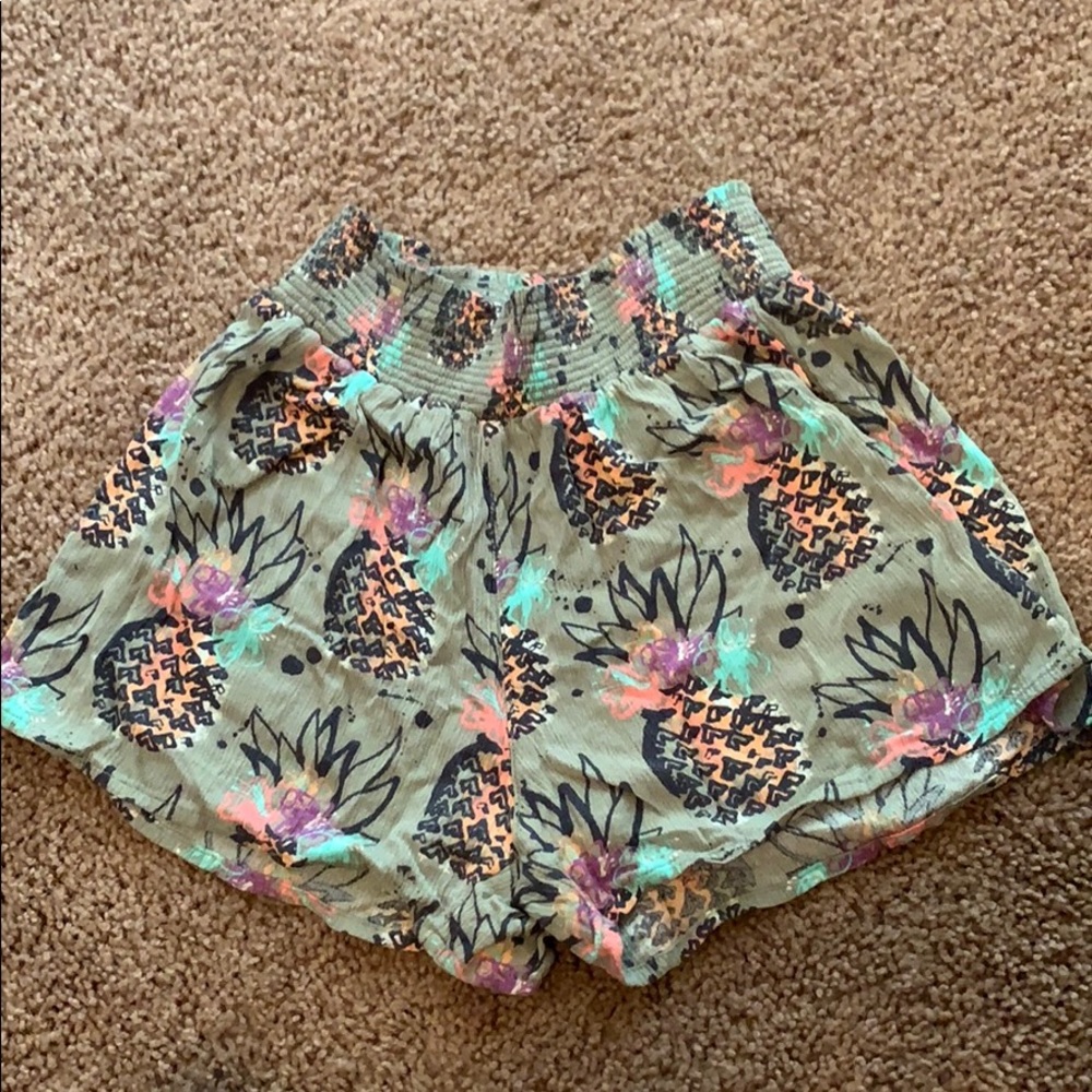 Pineapple Banded Shorts